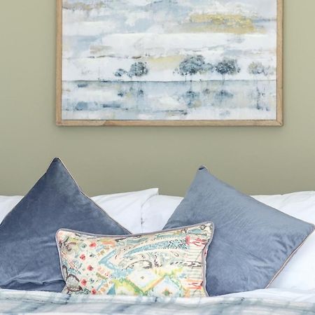 Dickens Suite- Cozy Suite 15Min Close To Gatwick Crawley  Eksteriør billede