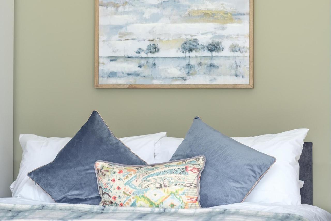 Dickens Suite- Cozy Suite 15Min Close To Gatwick Crawley  Eksteriør billede