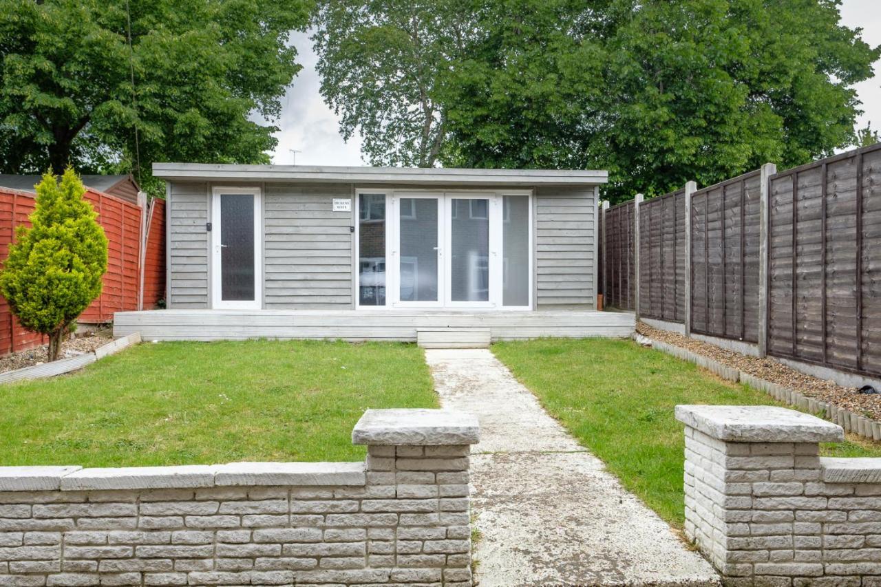 Dickens Suite- Cozy Suite 15Min Close To Gatwick Crawley  Eksteriør billede