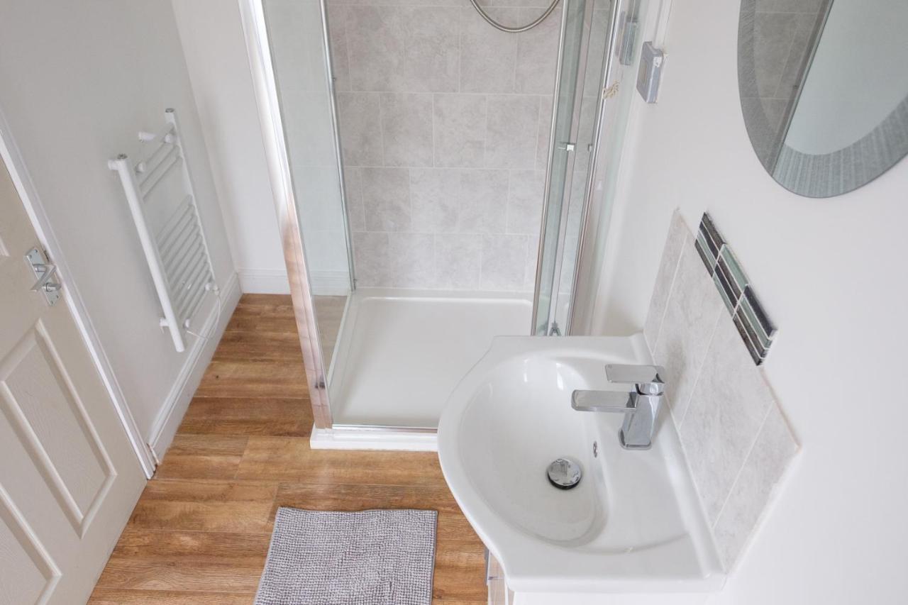 Dickens Suite- Cozy Suite 15Min Close To Gatwick Crawley  Eksteriør billede